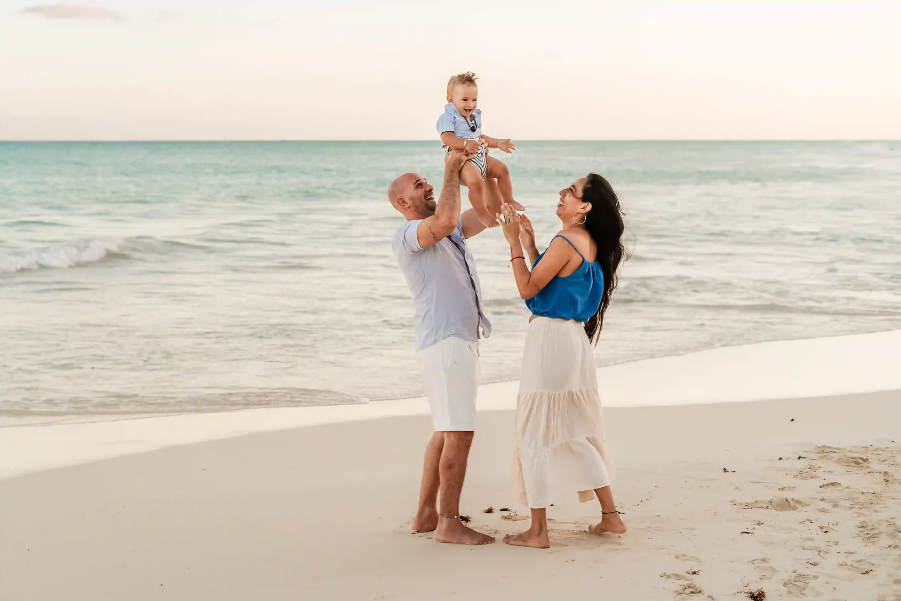 Family photography session in Cancún